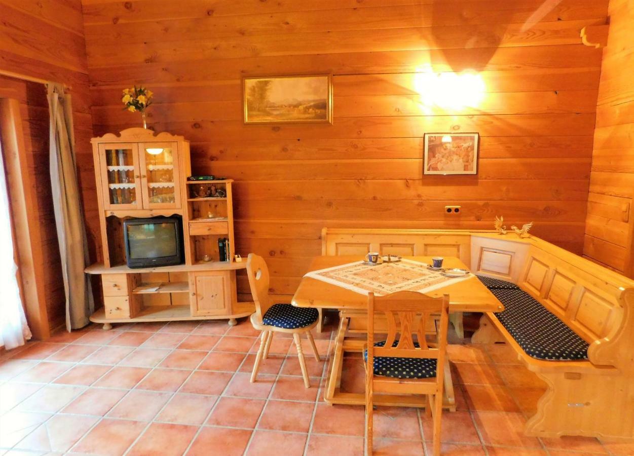 Blockhaus-Ferienpark Eisenschmitt エクステリア 写真